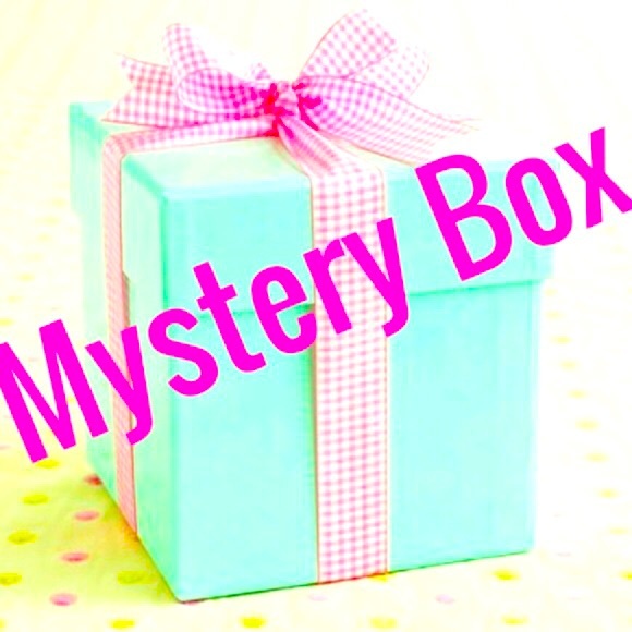 Banana Republic Tops - 🌹🌸 15 ITEMS Mystery Box Deal‼️🌸🌹